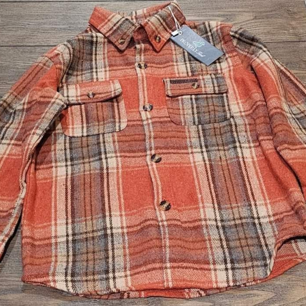 New properly tied  shirt  thick and heavy sizes